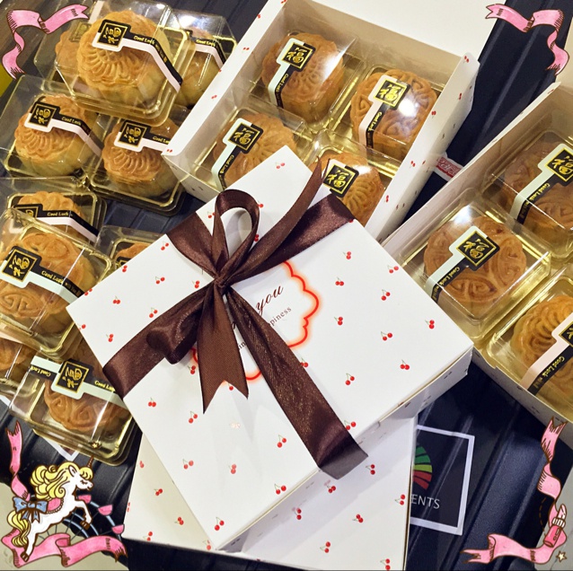 广式月饼－－蛋黄豆沙月饼