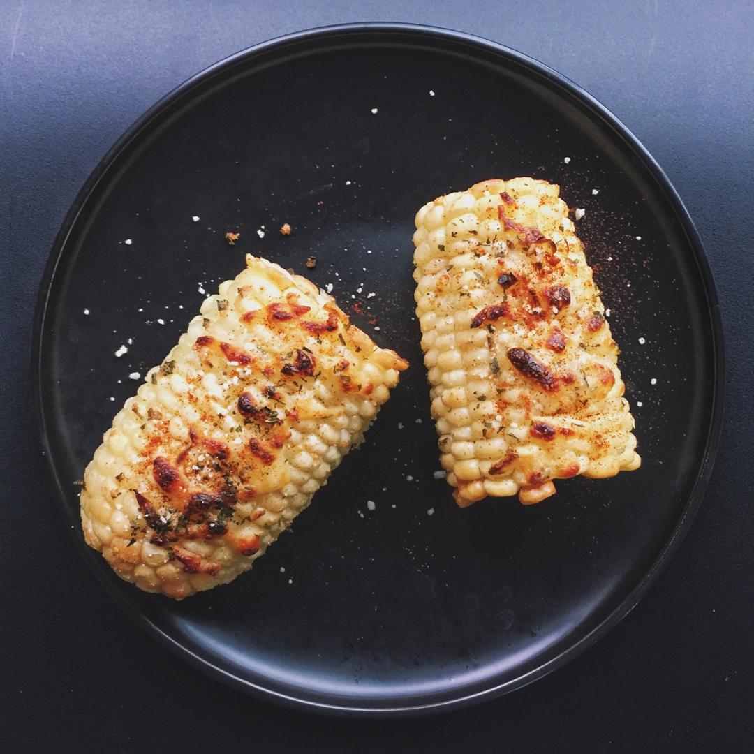 蒜香芝士烤玉米（Roasted  Corn with Garlic Butter）