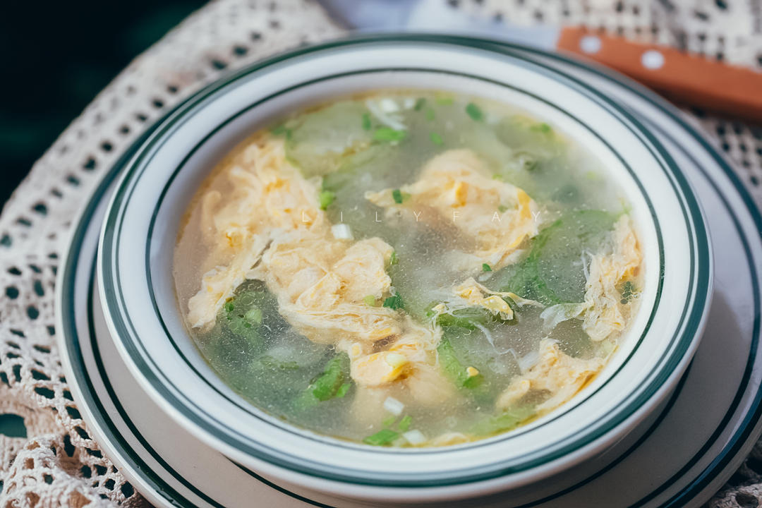 丝瓜蛋花汤 蛋花大片又漂浮的秘诀 的做法步骤图 莉莉菲 下厨房
