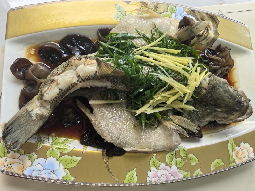 10分钟做 清蒸鲈鱼 （附切鱼图解）