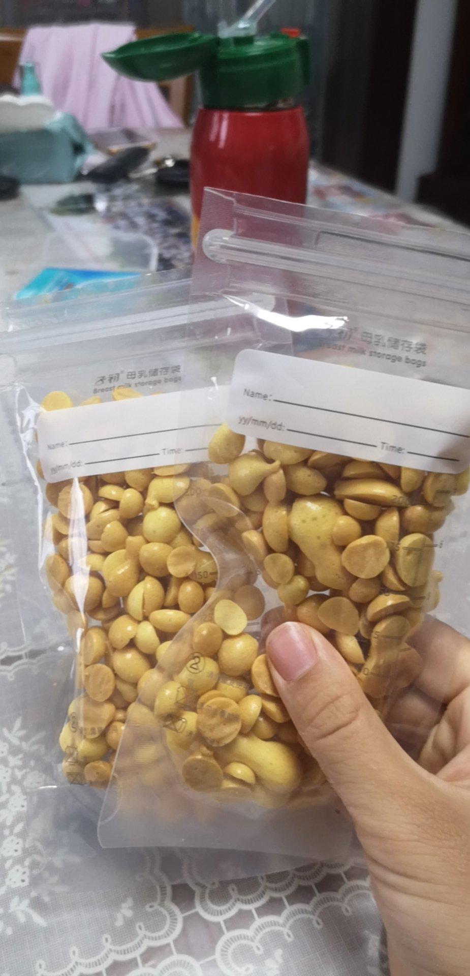 入口即化的无添加蛋黄溶豆