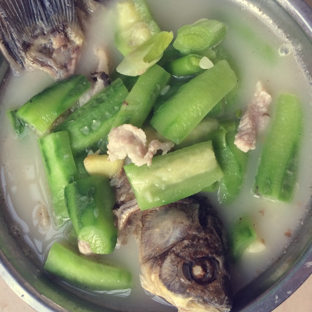 丝瓜鲫鱼汤