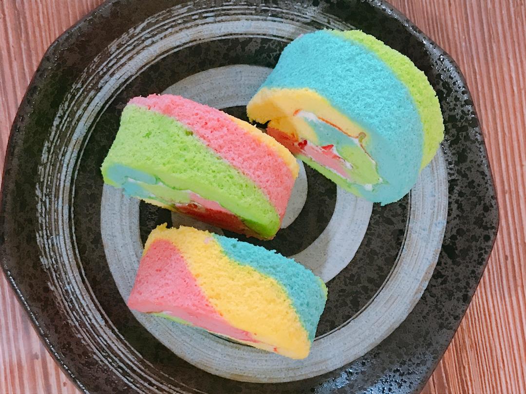 五彩斑斓的彩虹蛋糕卷   #皮黑森林#
