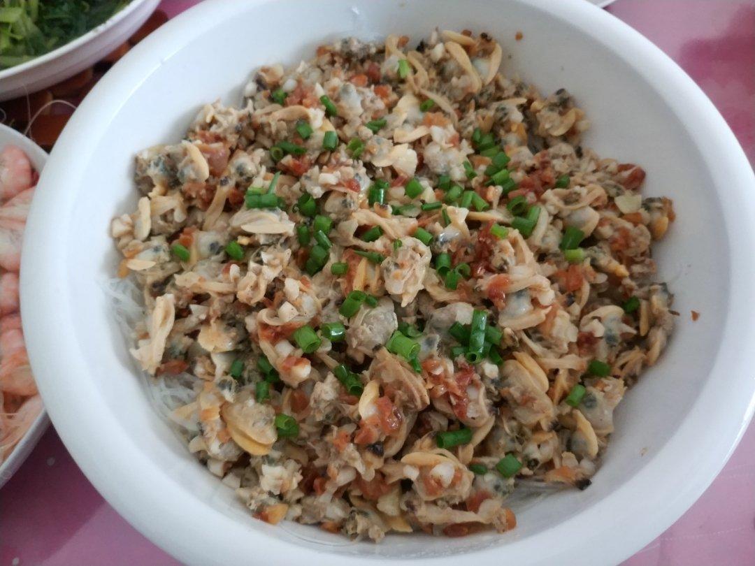 厨师长教你：“粉丝蒸花甲”的家常做法，特别适合老人孩子食用