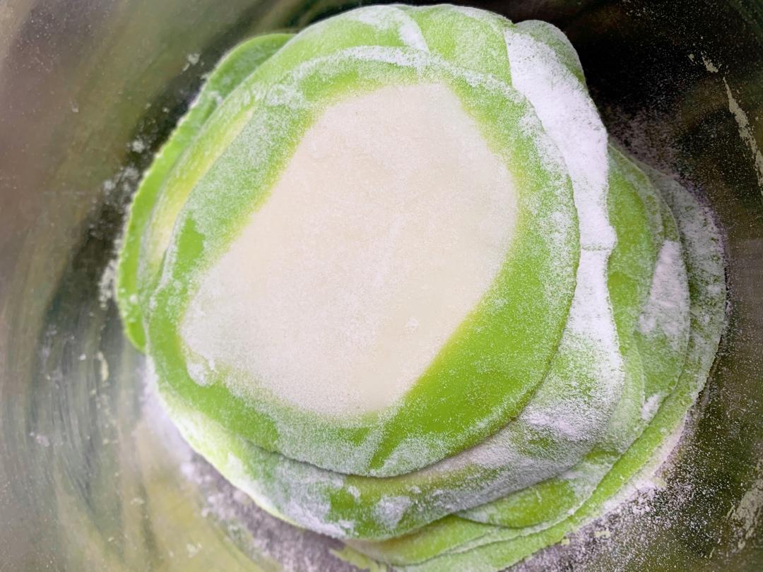 翡翠白玉白菜饺子详细版（附翡翠白玉白菜饺子包法，翡翠白玉饺子皮两种制法，面包机和面，翡翠白玉烧卖，各种馅料搭配）