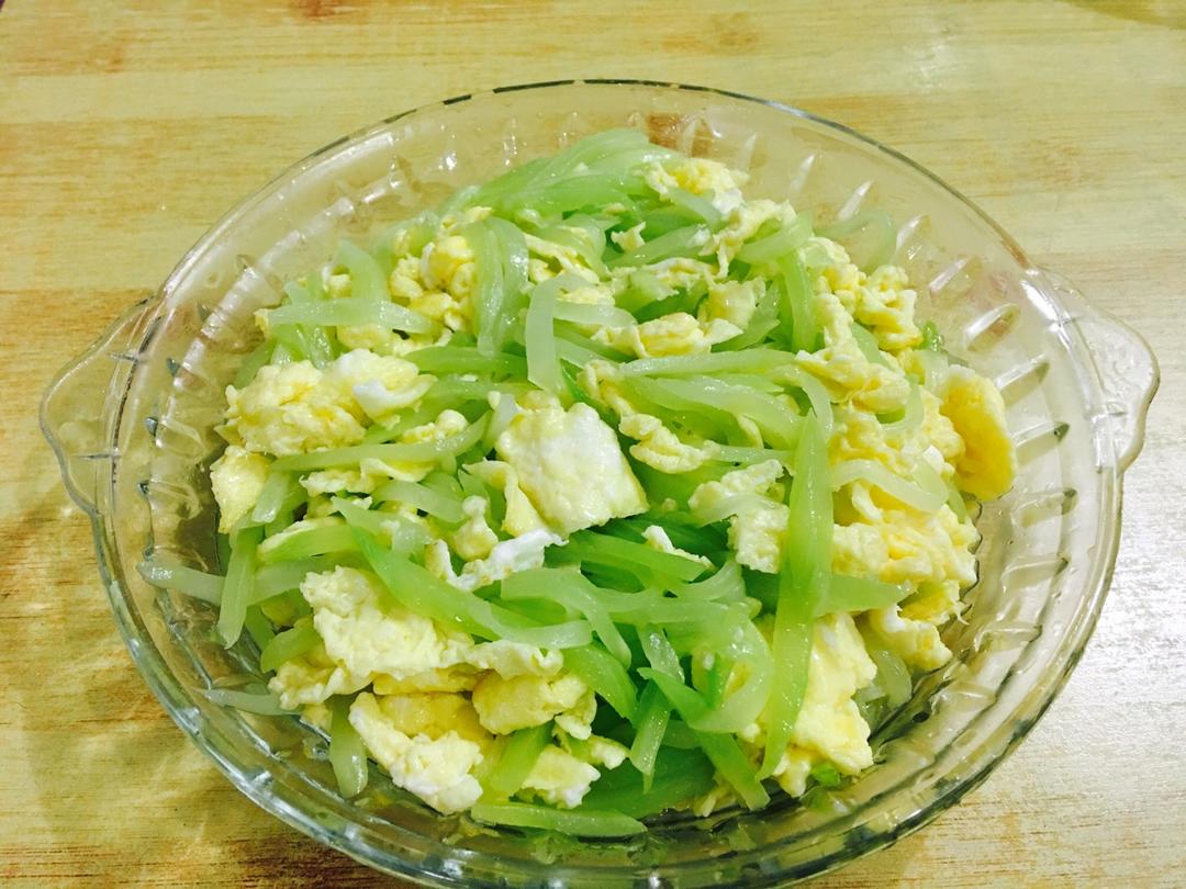 莴笋炒鸡蛋