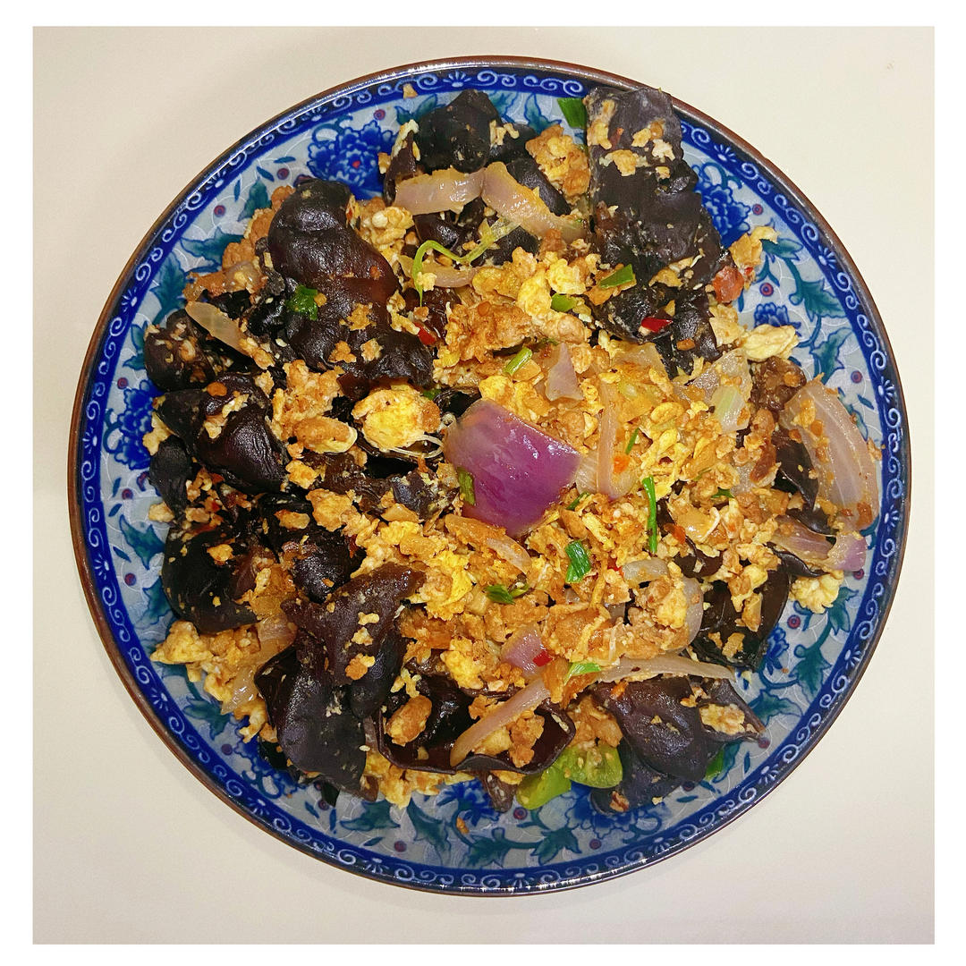 黑木耳青椒炒鸡蛋（营养又下饭）