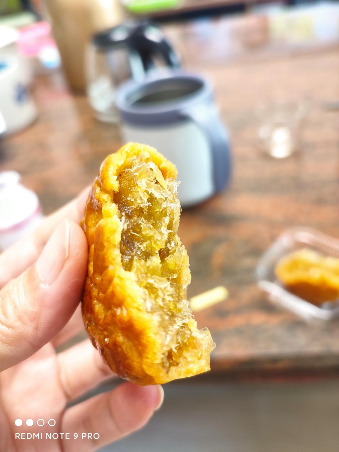 广式月饼—蛋黄冬翅月饼