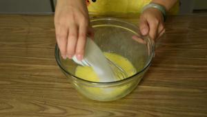《糯米团子的厨房日记》奶黄流心月饼的做法 步骤10