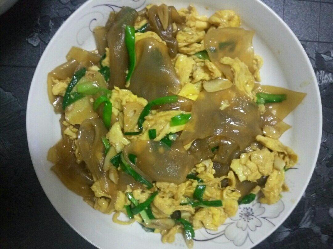 鸭蛋炒粉皮