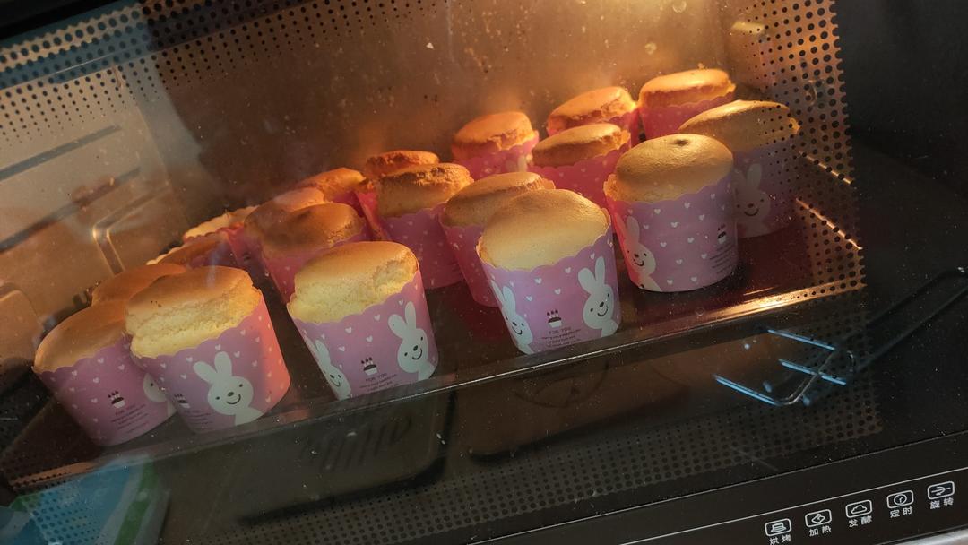 纸杯蛋糕 8寸戚风蛋糕的量