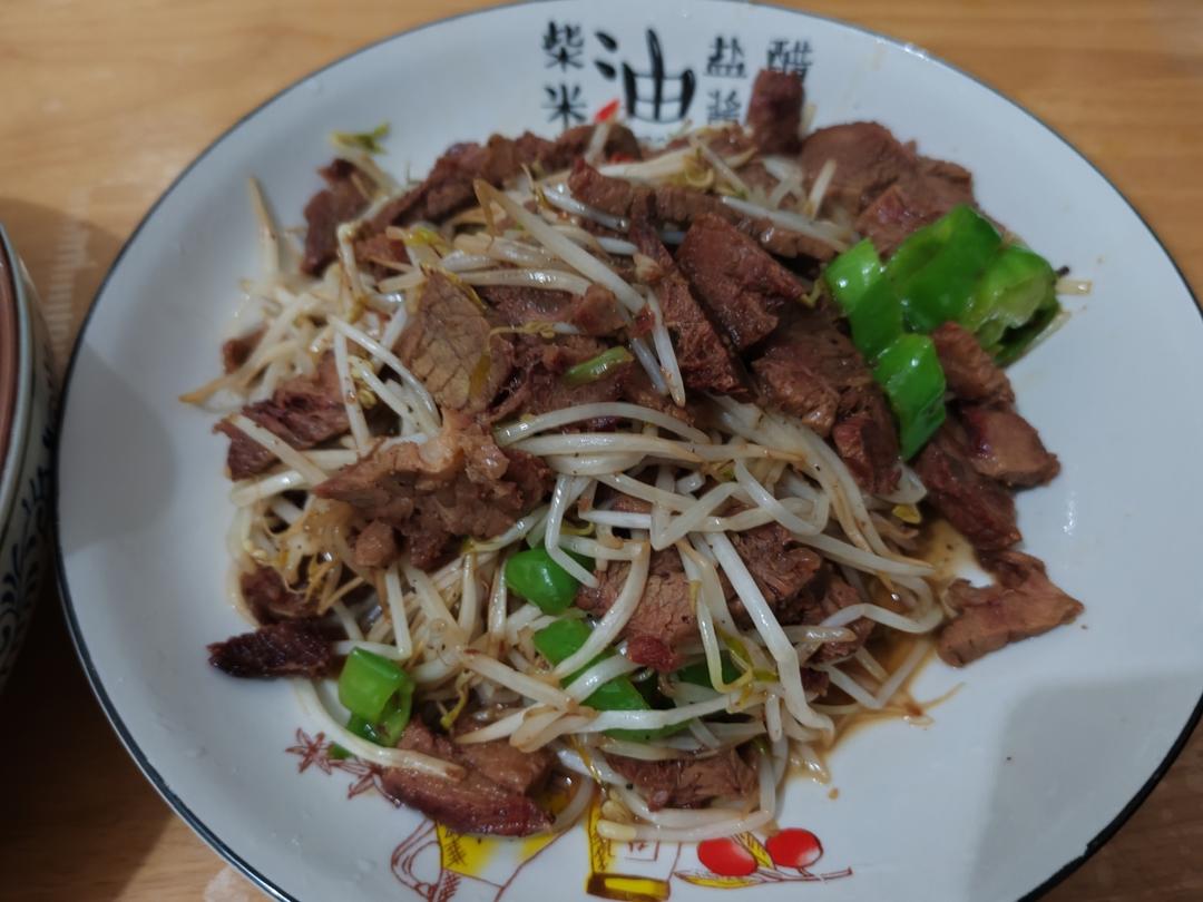 牛肉丝炒绿豆芽