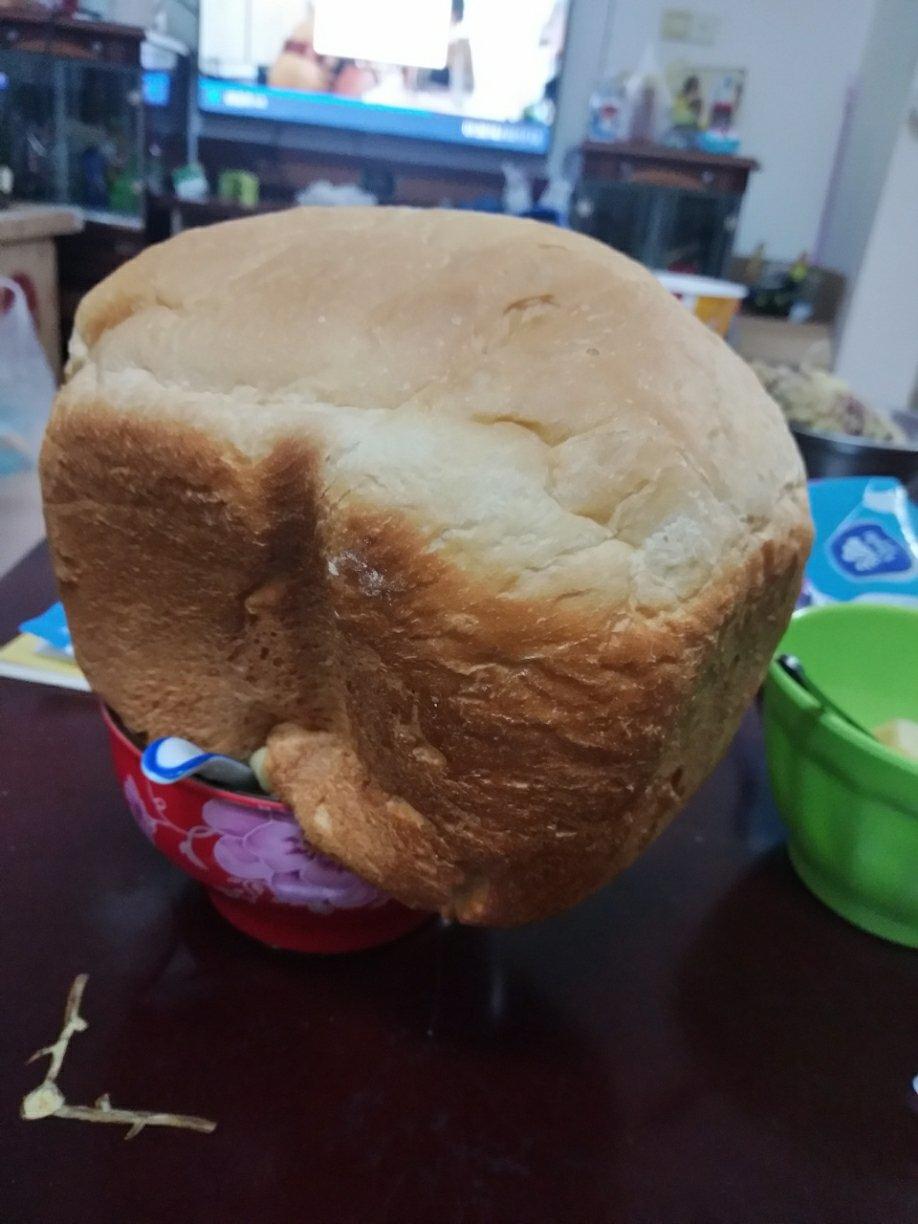 牛奶吐司（无蛋版）内附一次擀卷方法及如何将面团擀方型方法图