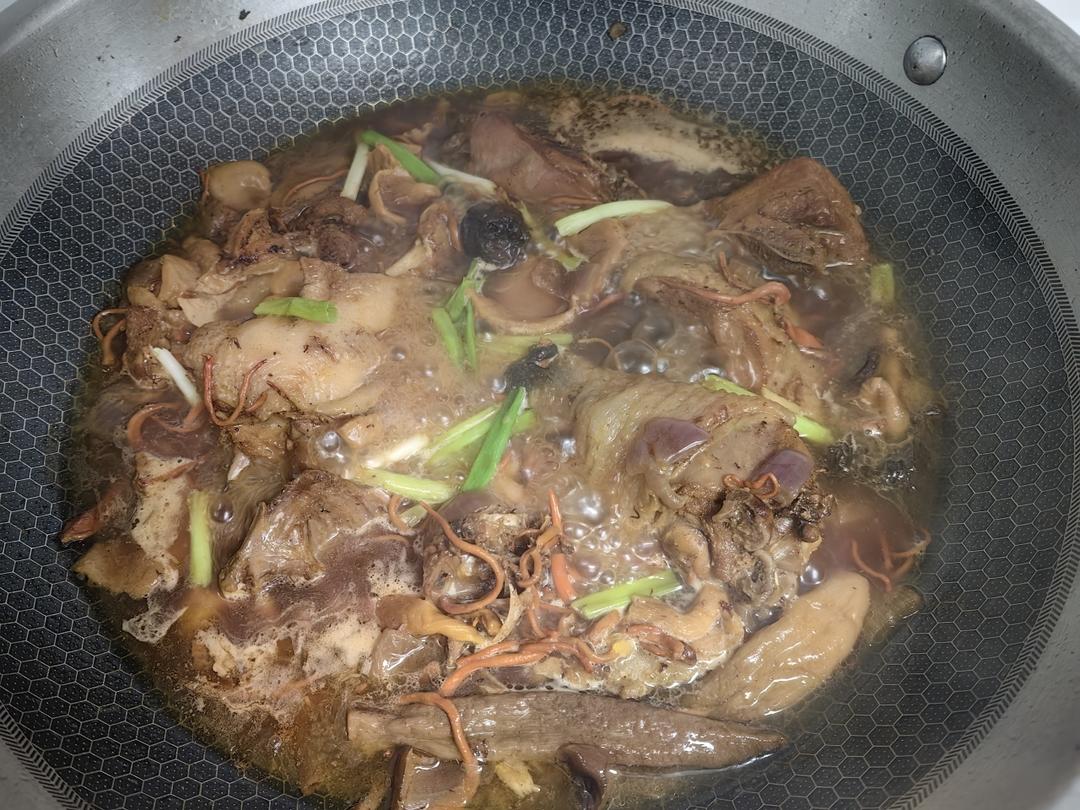 香菇烧鸡块