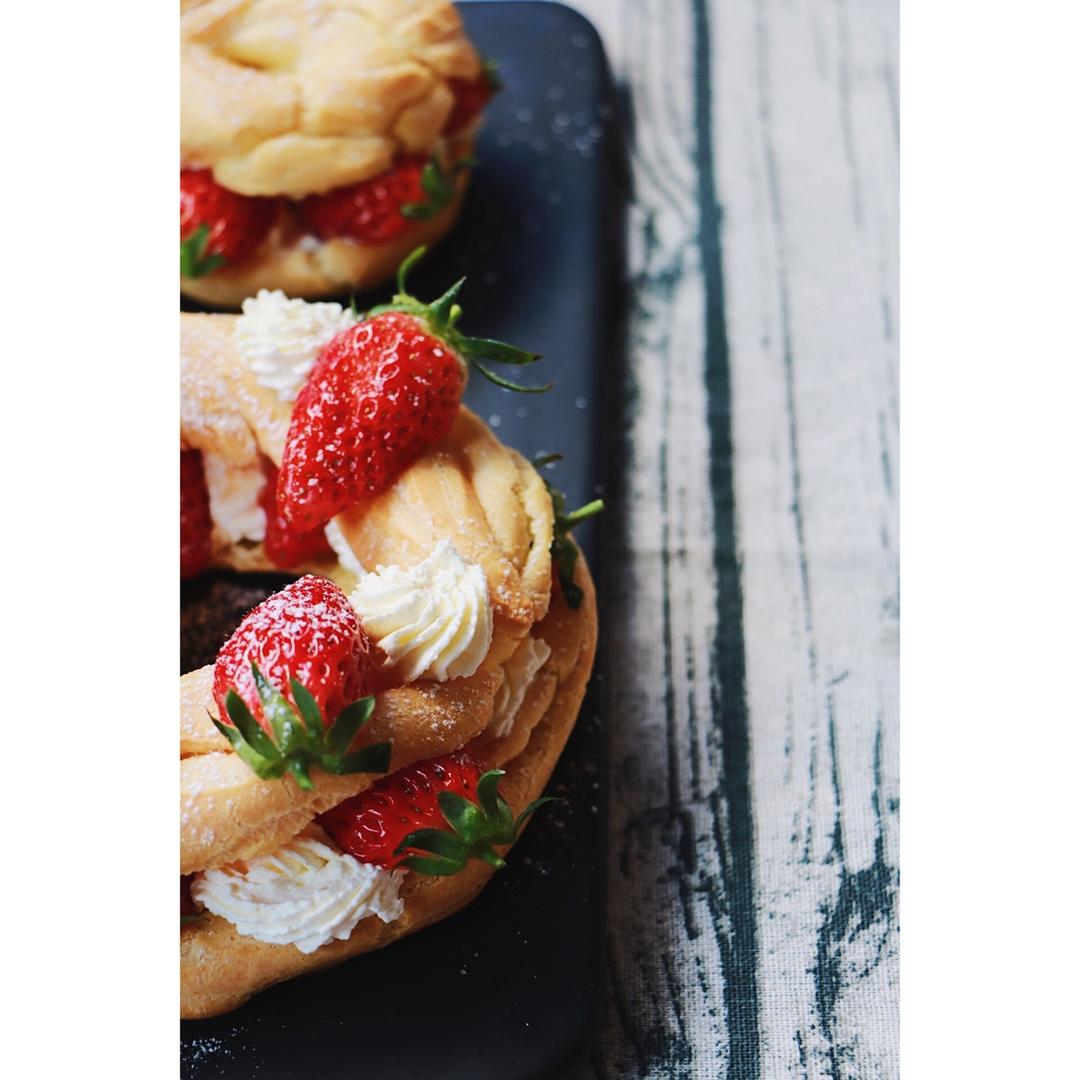 草莓巴黎-布雷斯特泡芙