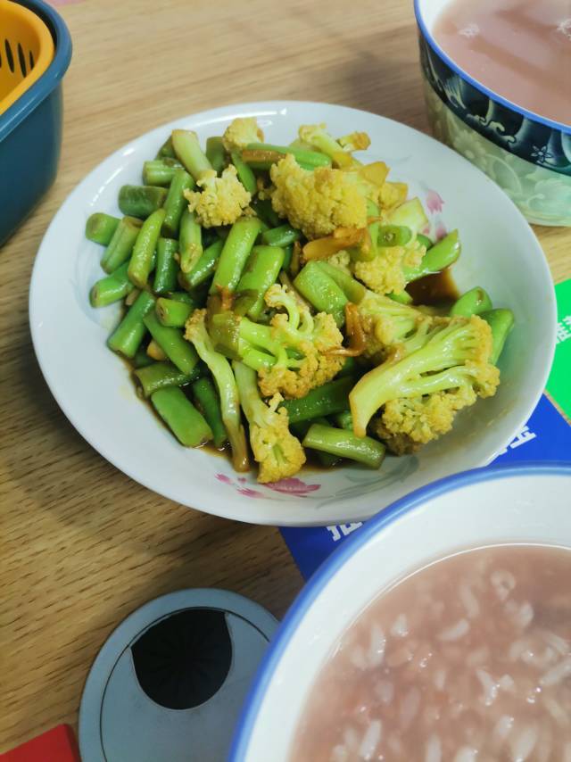 豆角炒花菜