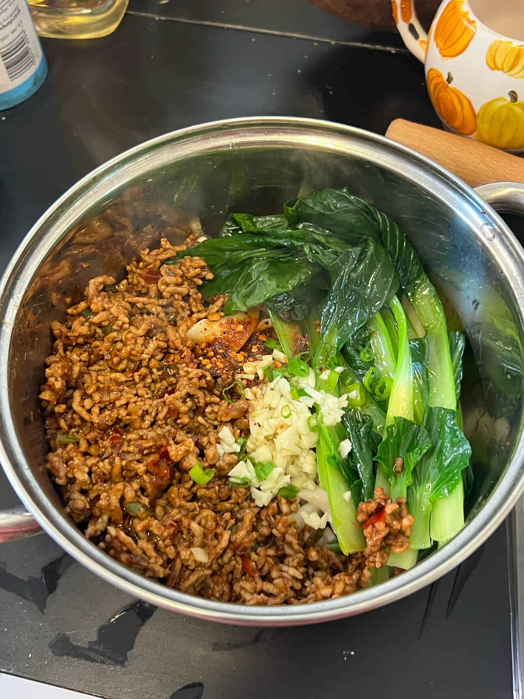 堂妈教你做油泼肉酱扯面