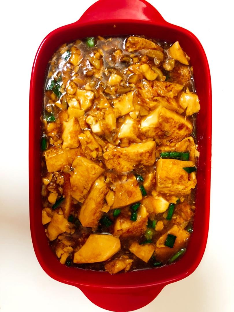 不放肉也超下饭的葱焖豆腐