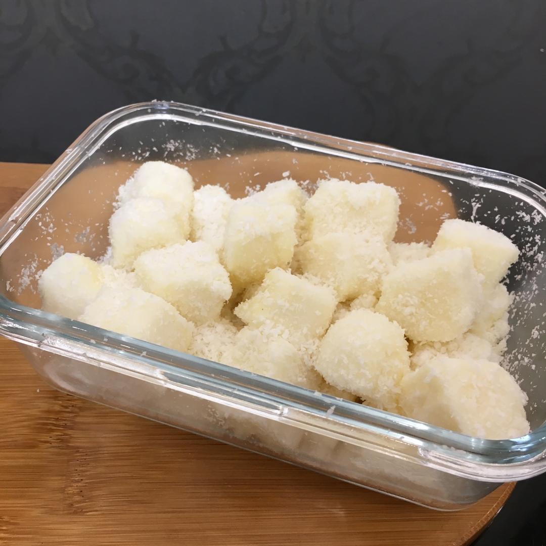 完胜85度C牛奶椰丝小方