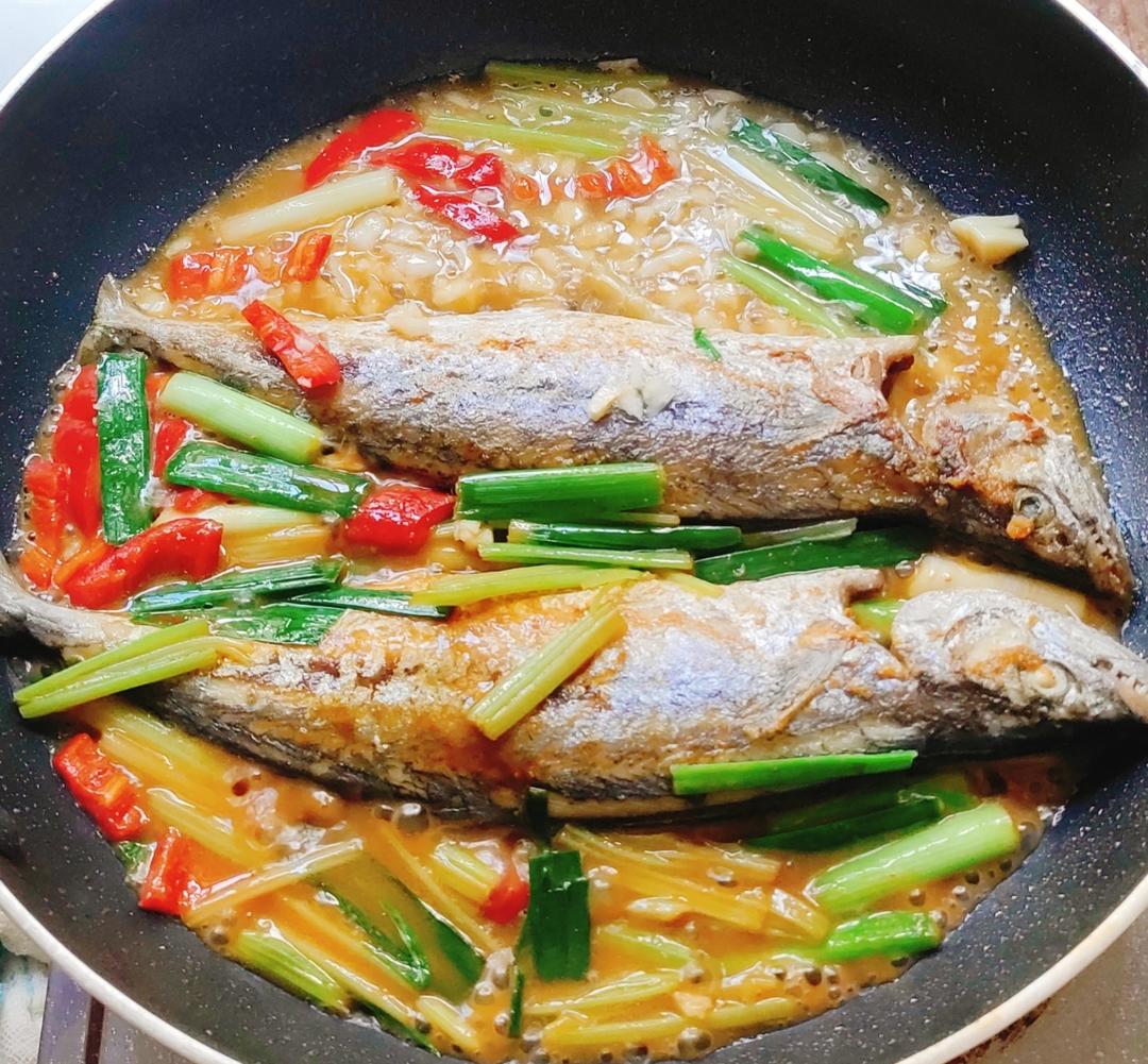 大师菜谱丨柱候酱焖马鲛鱼的做法 步骤6