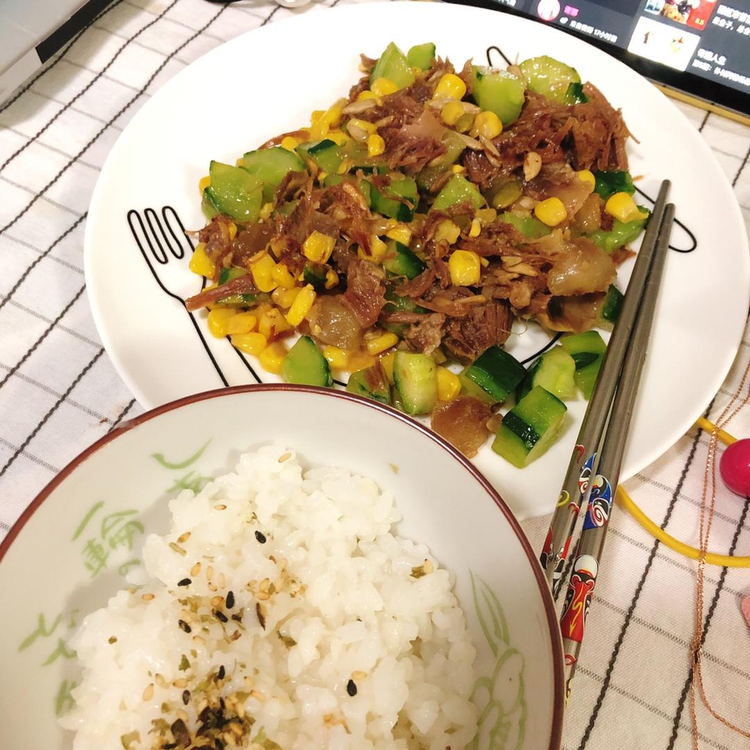 酱爆黄瓜牛肉粒