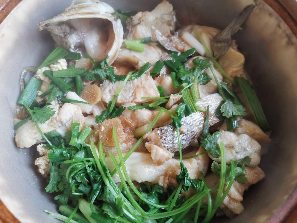 鲜嫩豆腐鲈鱼煲