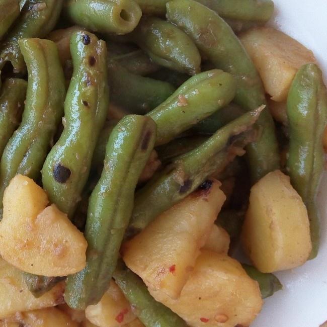 家常土豆炖豆角