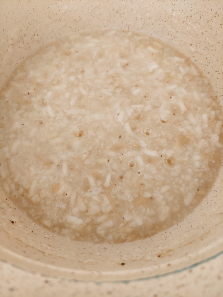 宝宝辅食(づ￣ ³￣)づ止泻焦米粥的做法