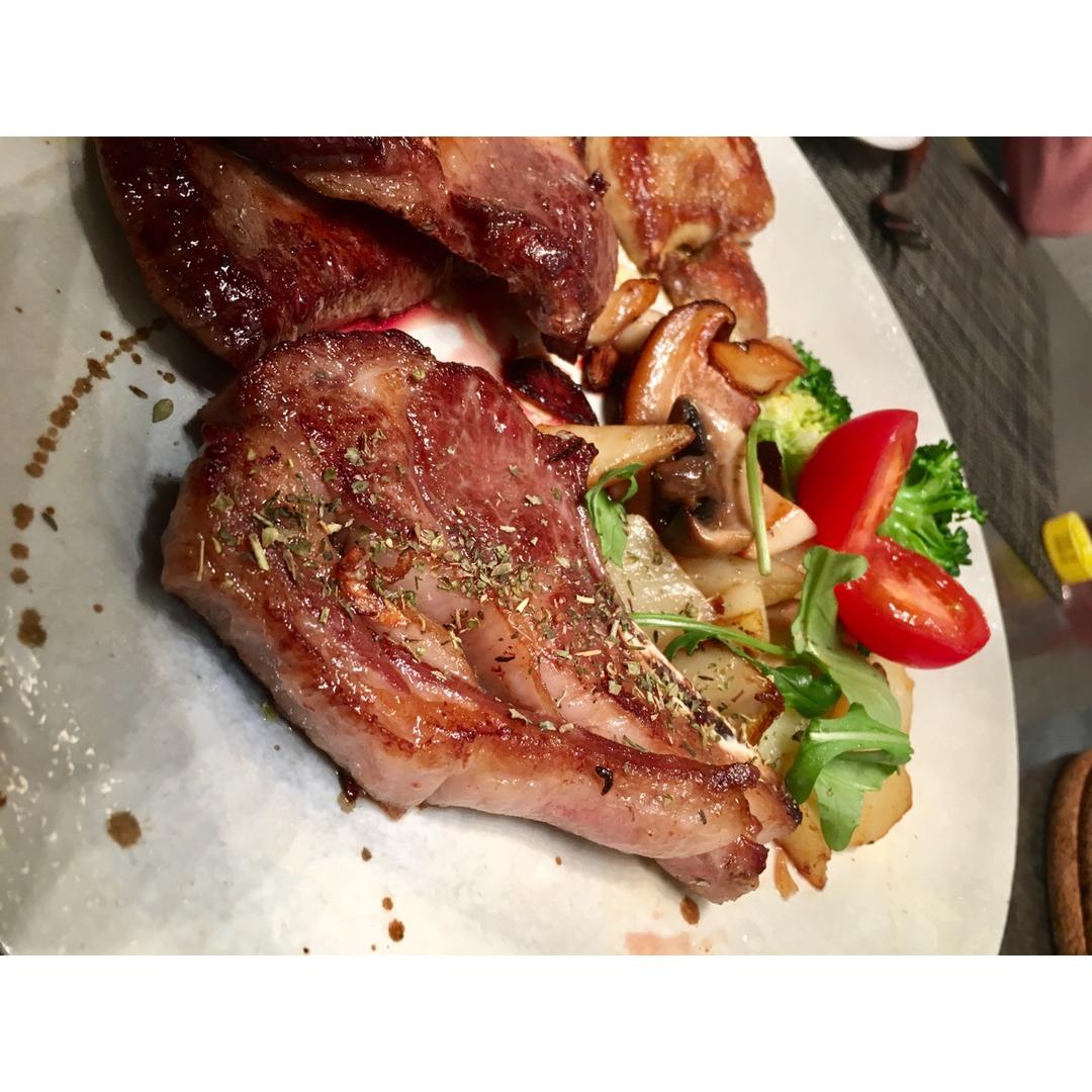 香煎小羊排