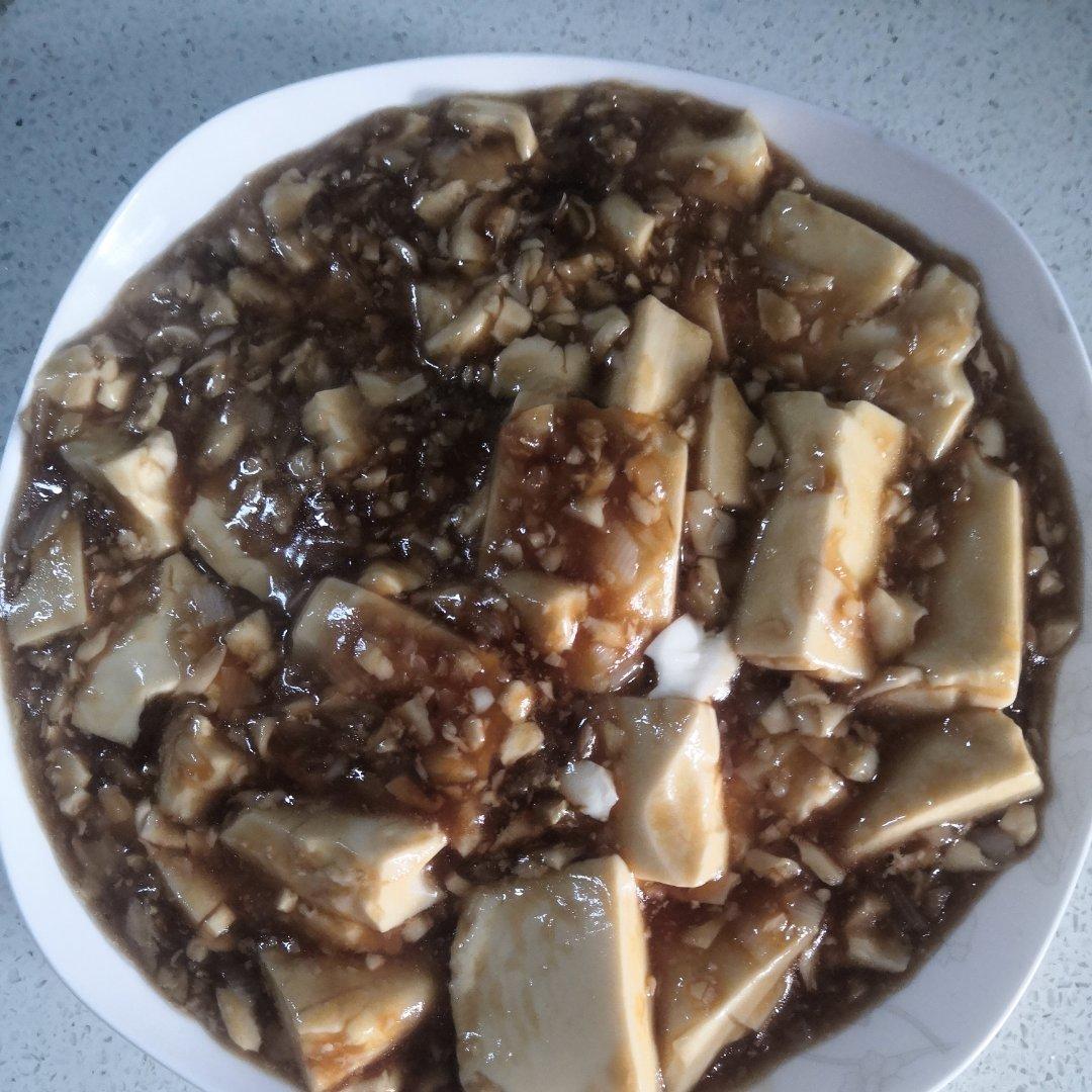 不放肉也超下饭的葱焖豆腐