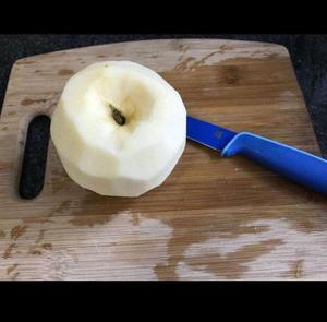 鲜榨苹果汁的做法 步骤1