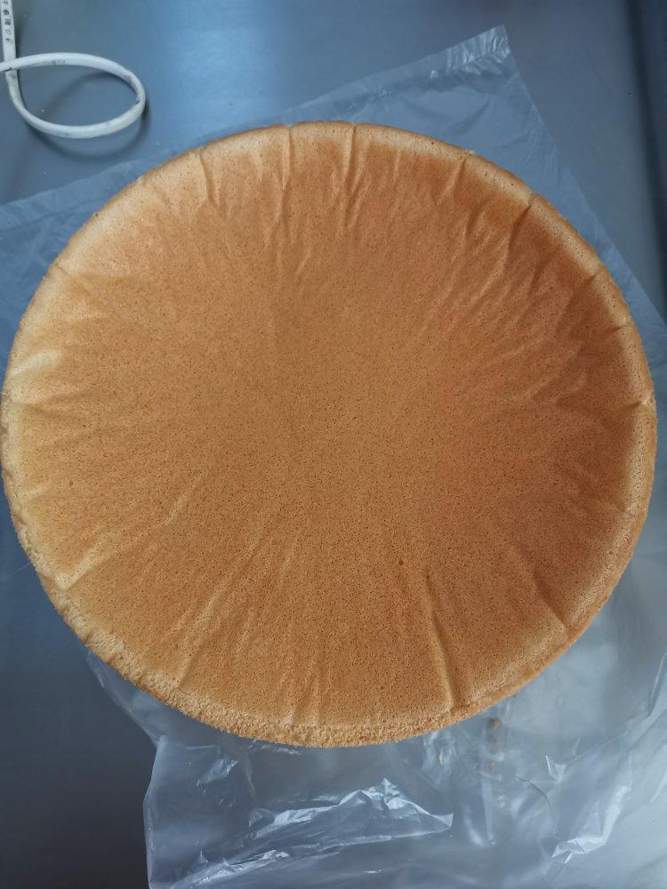 超简单完美戚风蛋糕（6寸2蛋）附打发、翻拌、脱模视频