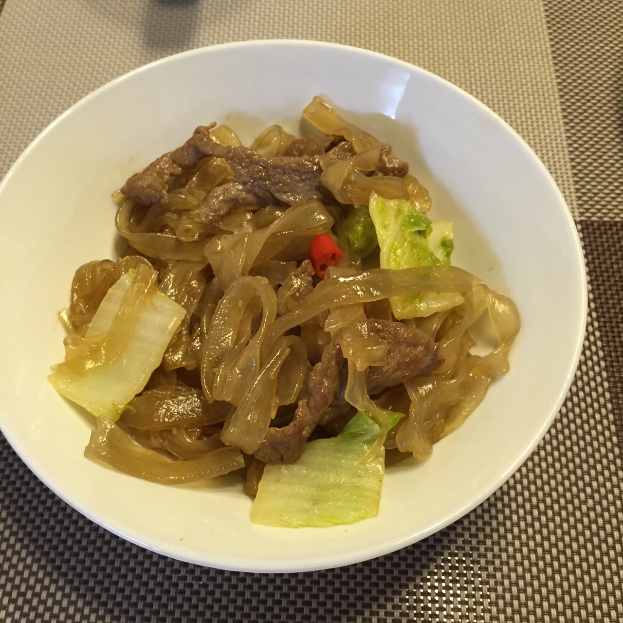 zj爱脸红做的牛肉炒红薯粉