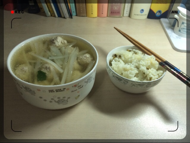 【10分钟系列】白萝卜豆腐圆子汤