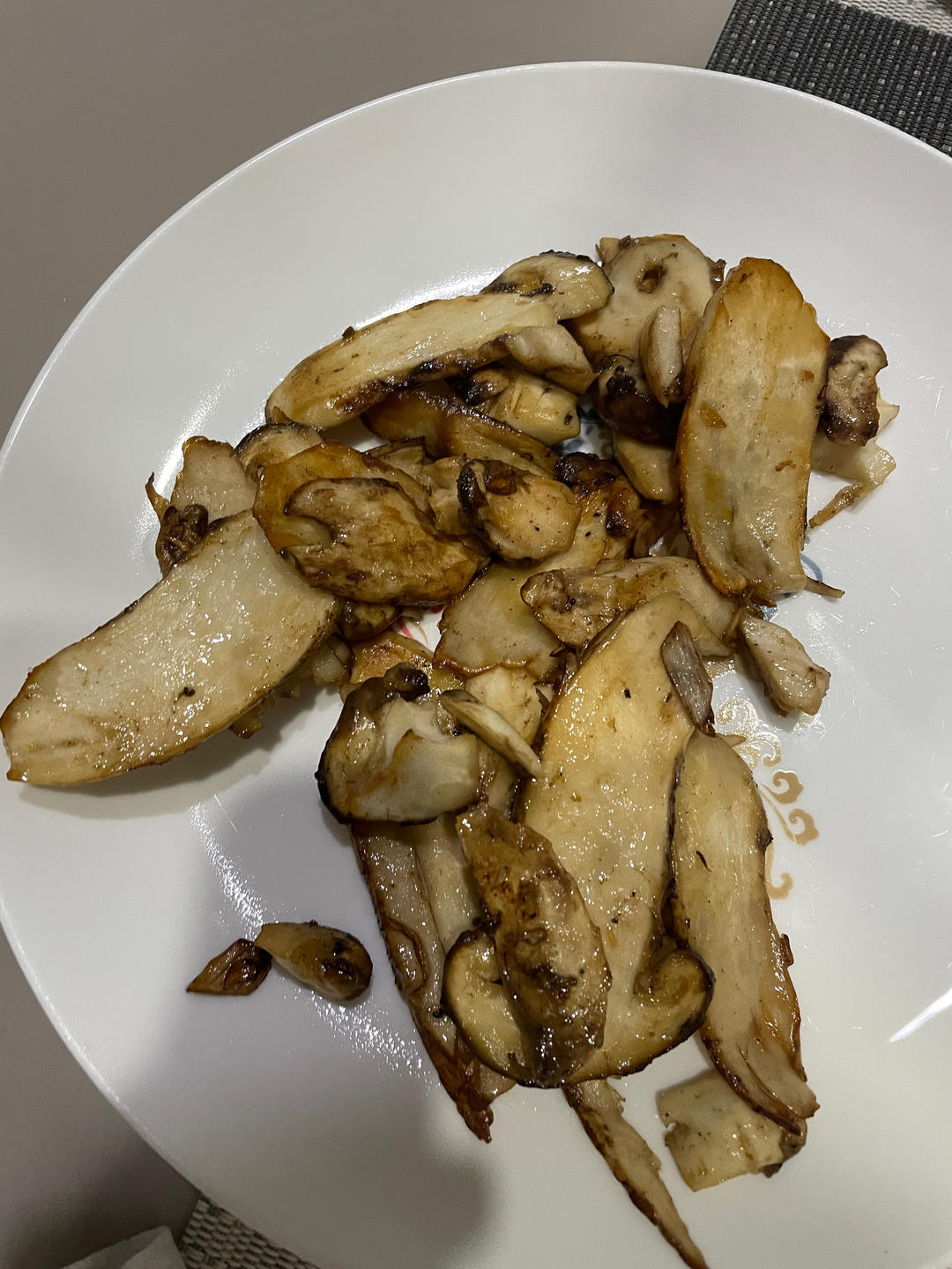 香喷喷的香煎松茸