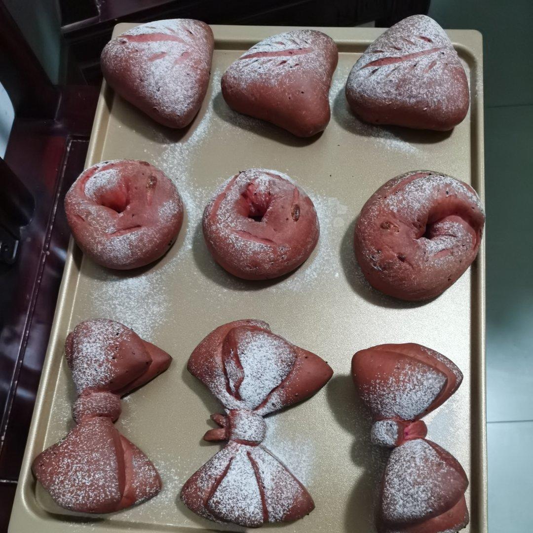 火龙果软欧包，粉嘟嘟～