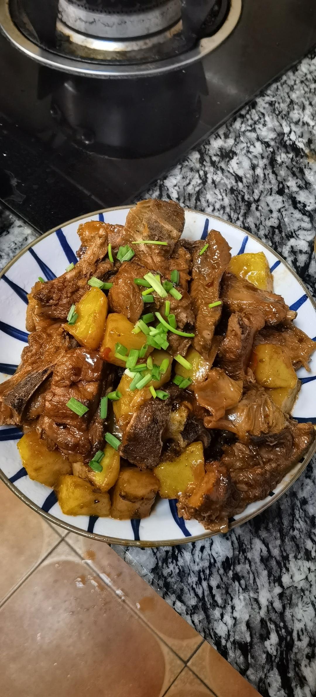 土豆烧排骨