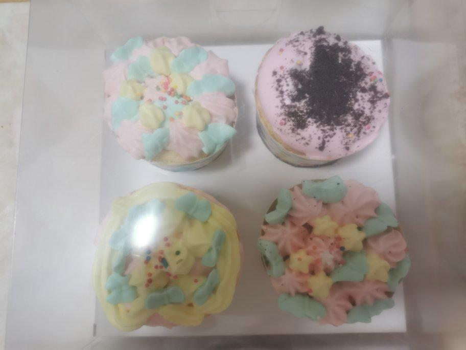 鲜奶油戚风杯子蛋糕（纸杯蛋糕）