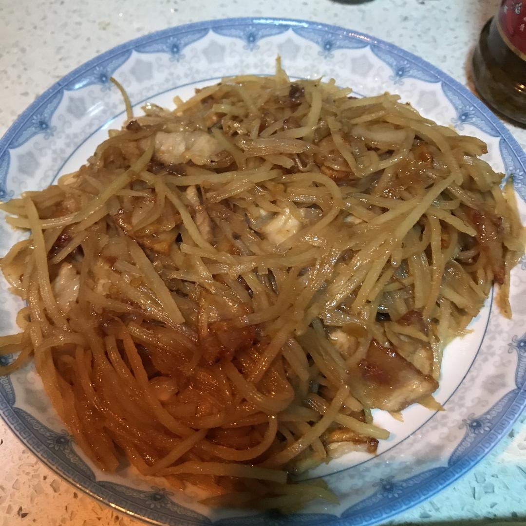 青椒土豆丝炒五花肉