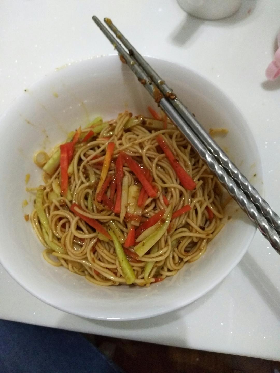 香辣凉拌面
