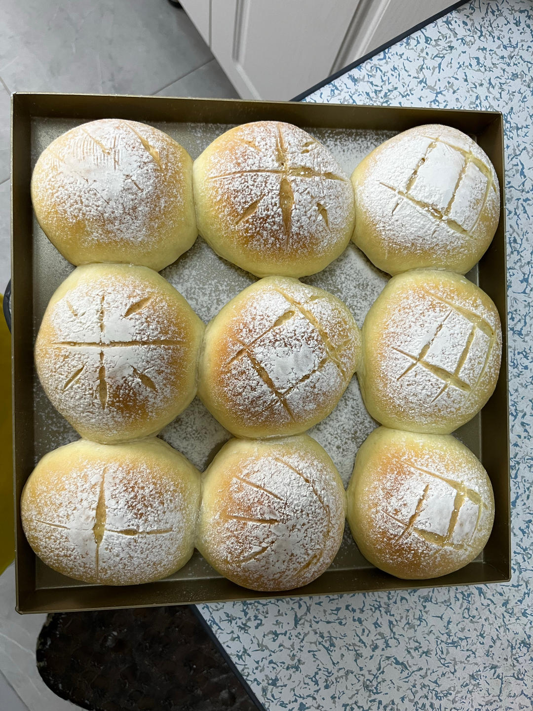 如棉花般松软的海苔肉松面包