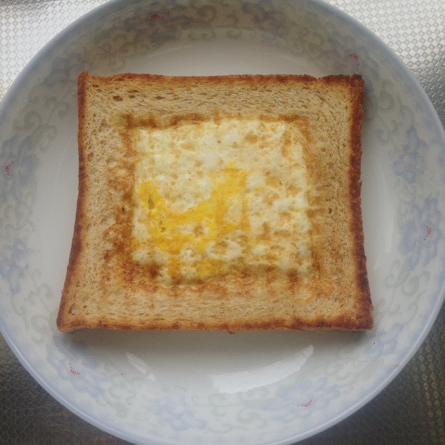 荷包蛋土司