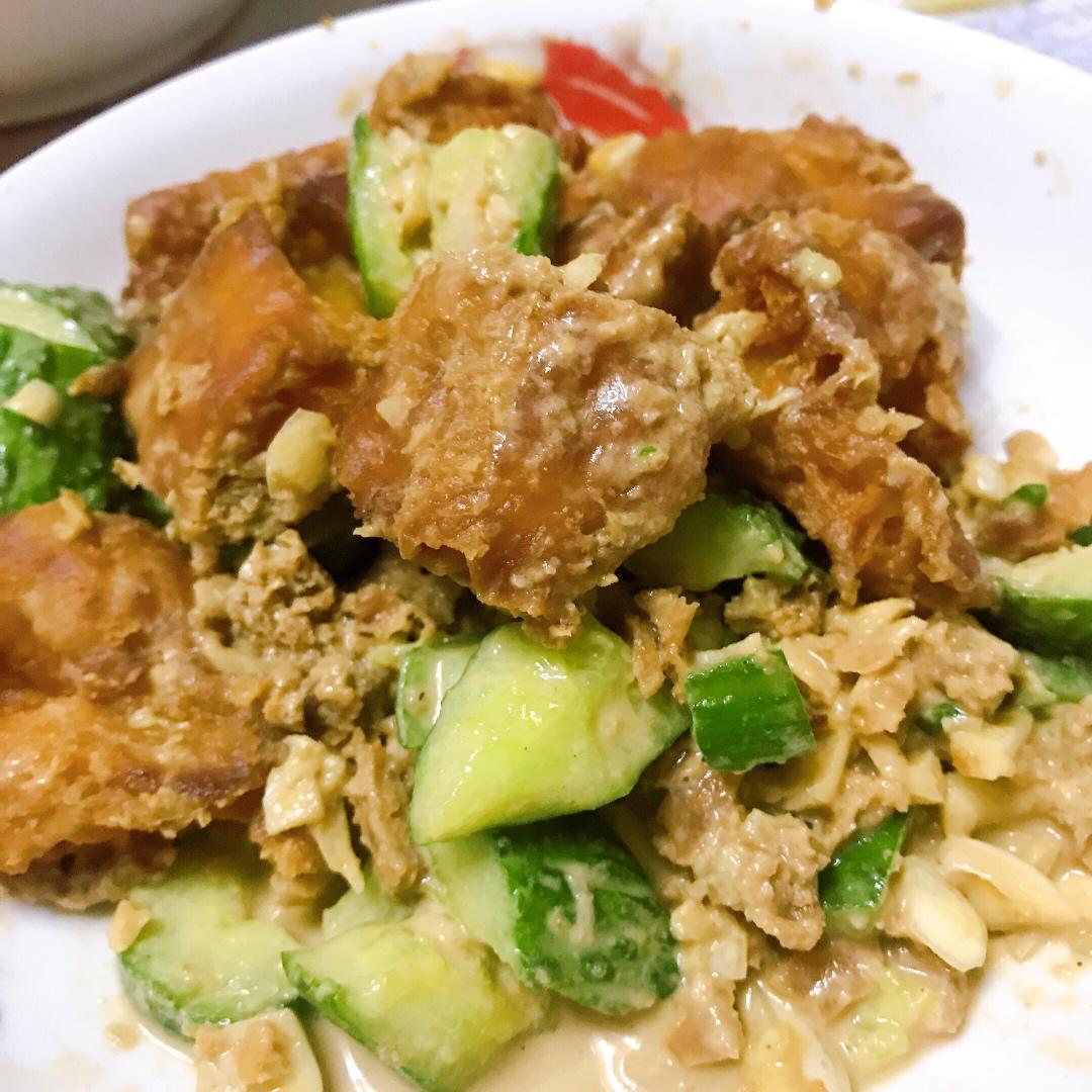 麻汁油条拌黄瓜