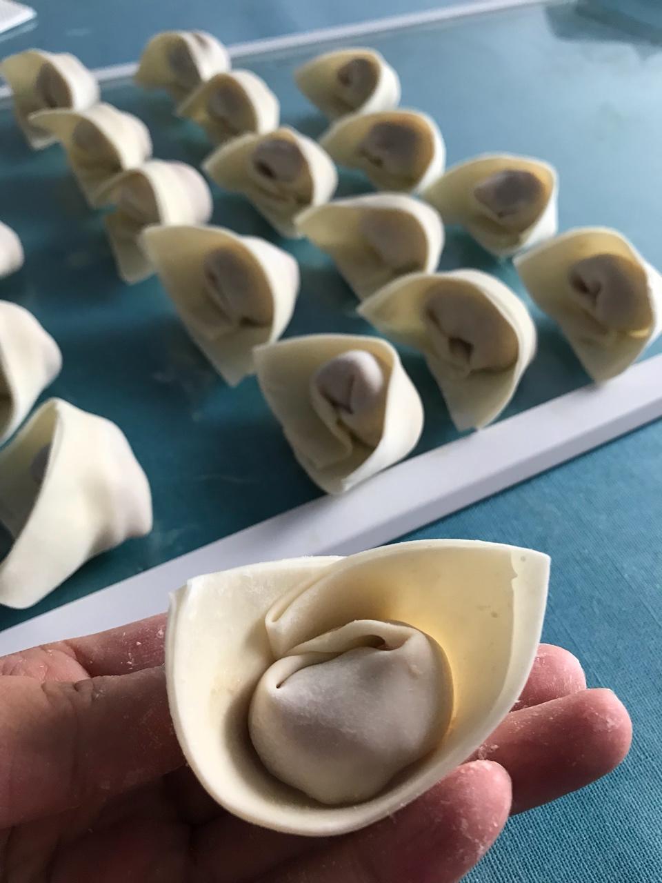 元宝馄饨的包法