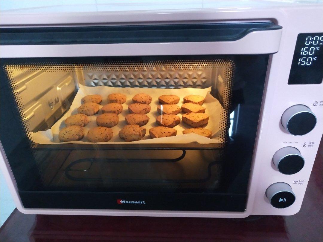 蛋黄芝麻薄饼干（消耗熟蛋黄）