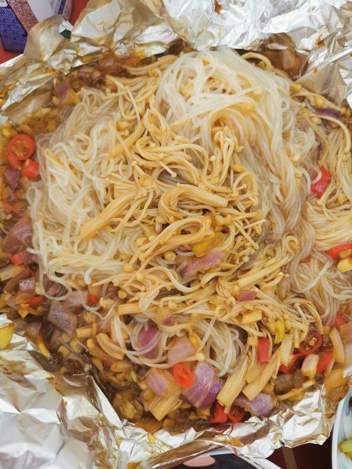 锡纸金针菇-在家用烤箱就能做的烧烤，烧烤店必点菜品之一！超鲜！