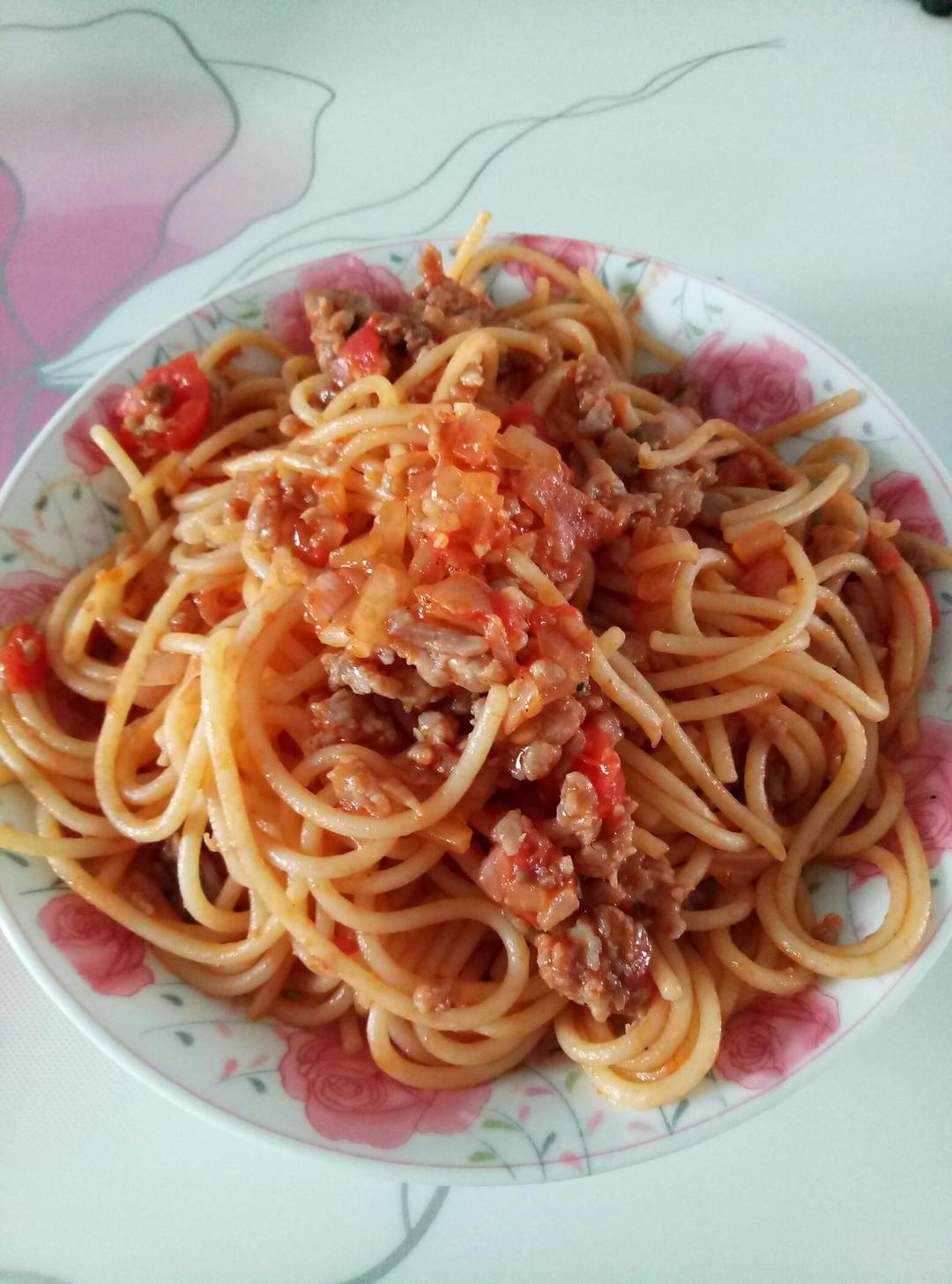 番茄肉酱意大利面