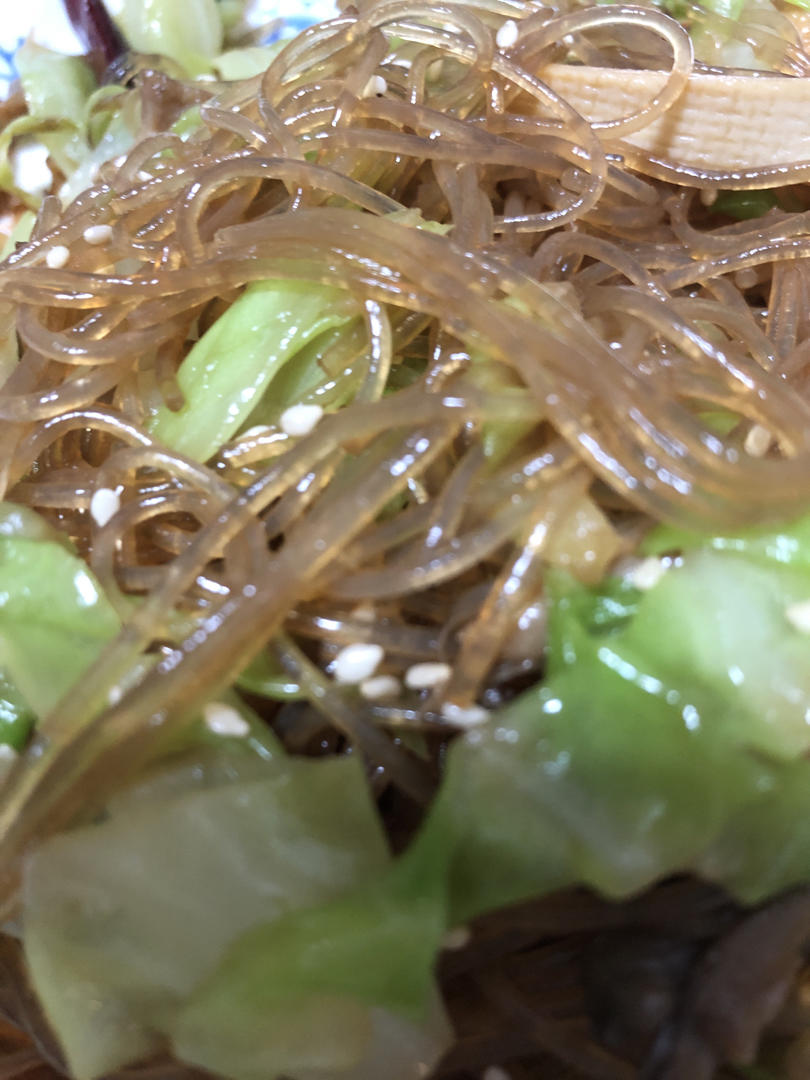 卷心菜炒粉丝 Glass noodles with Cabbage