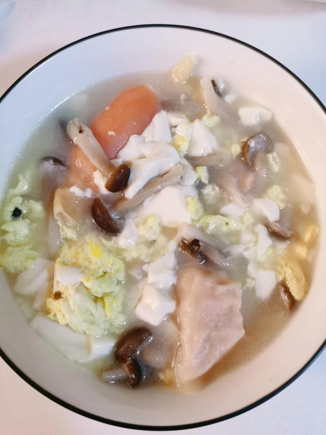 鲜掉眉毛的海鲜菇鸡蛋汤