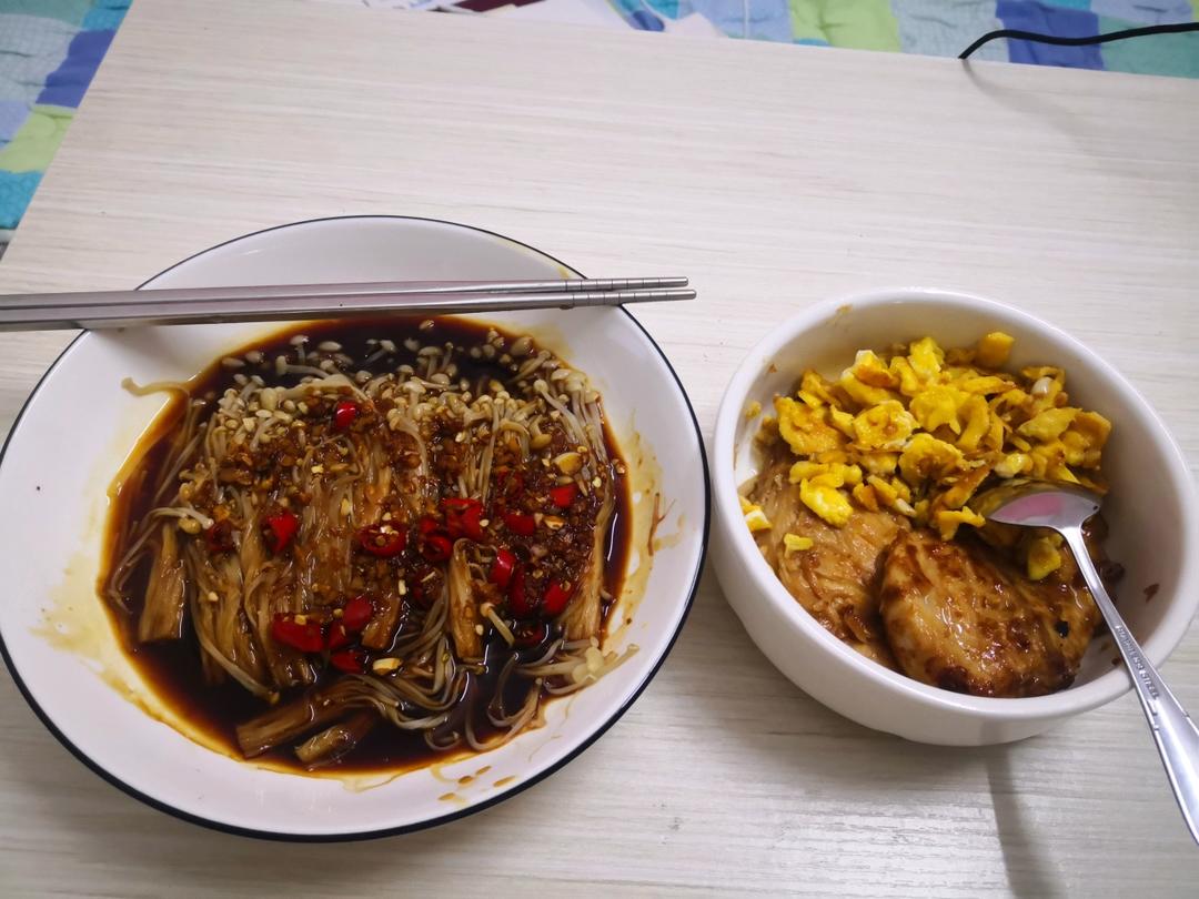 好吃到爆的凉拌金针菇